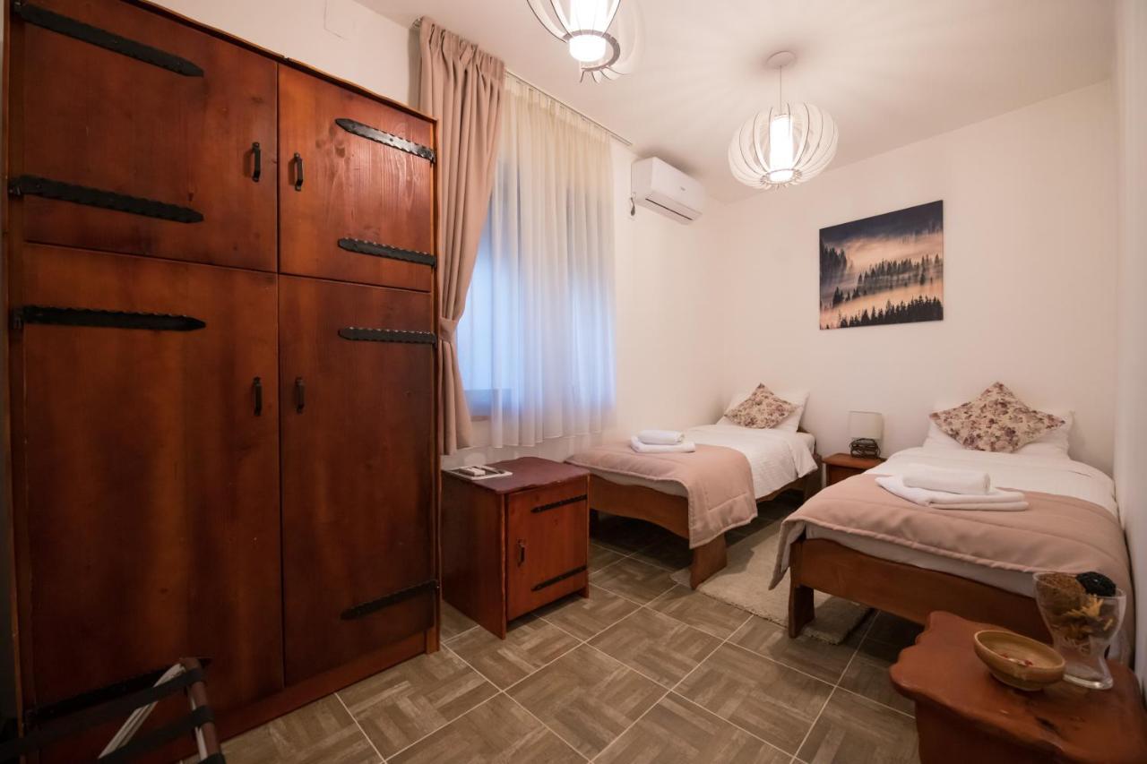 Apartman Beli Zec Apartment Zemun Bagian luar foto